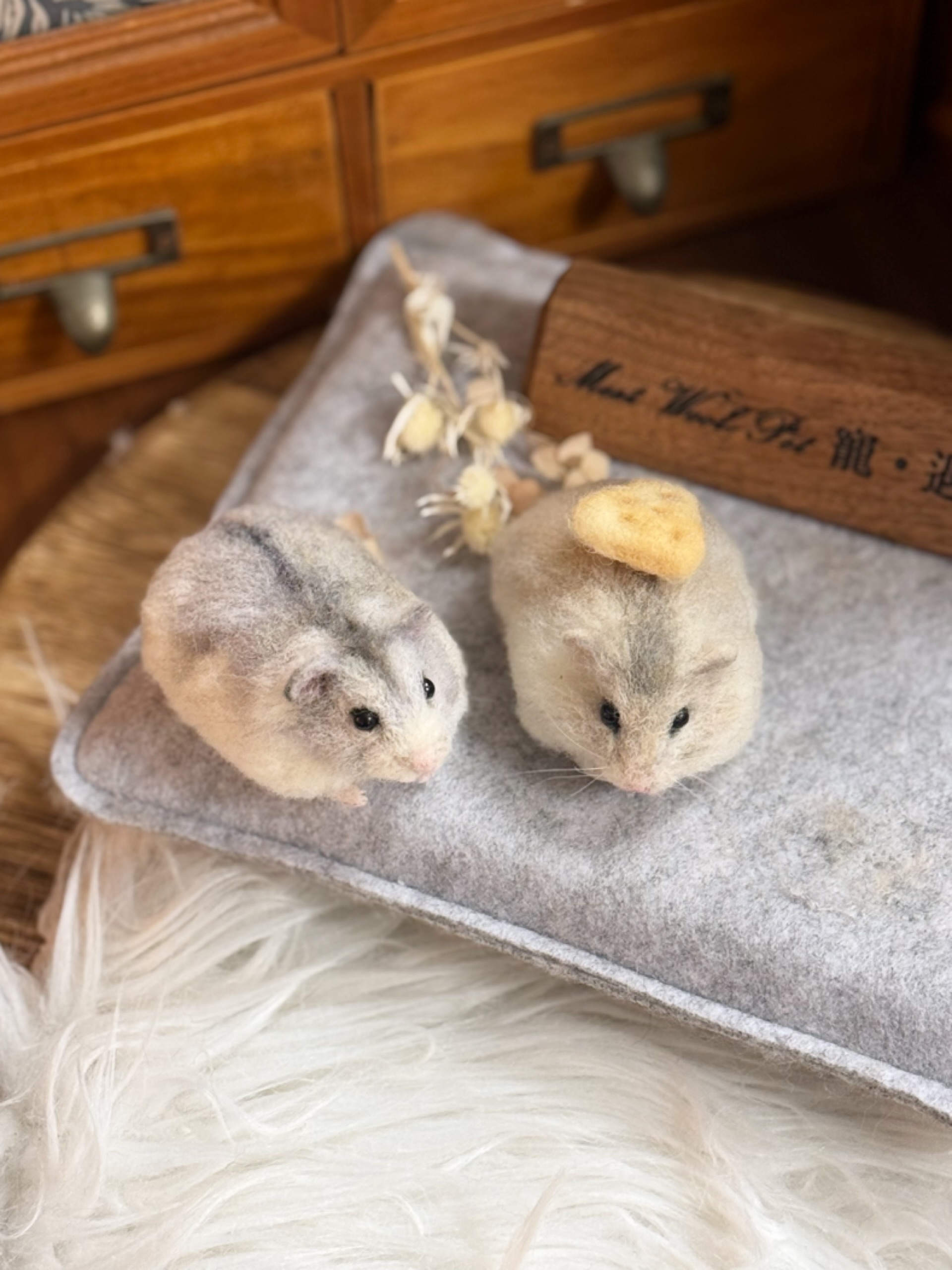 倉鼠1:1擬真寵物羊毛氈客製化(高度7cm)+玻璃罩